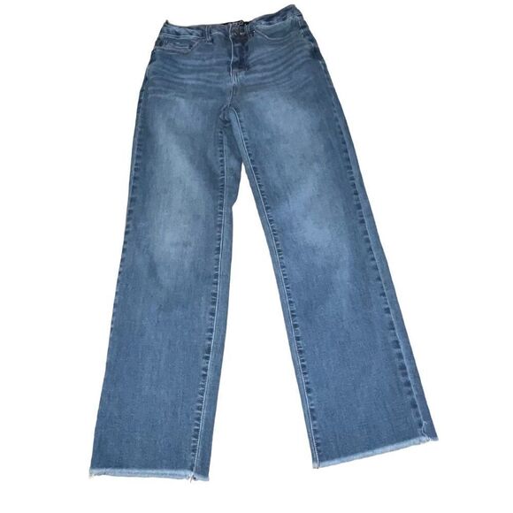 Women's Blue Revival Quinn Medium Wash Straight Leg Cropped Jeans - Picture 1 of 12